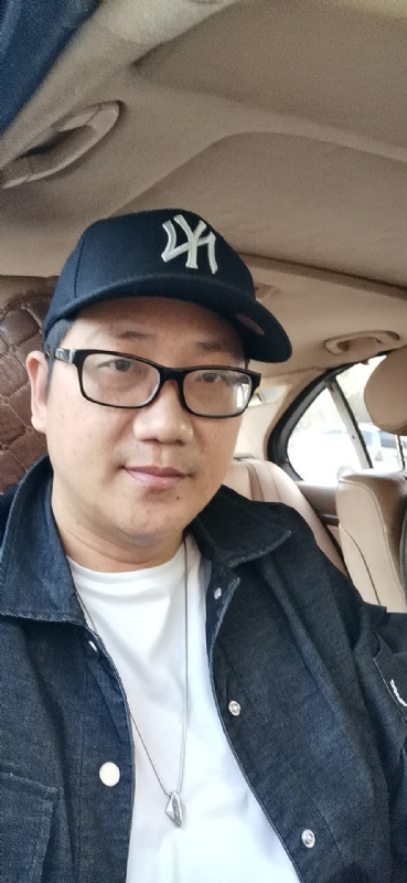 拥抱幸福的第一张照片--漳平相亲网