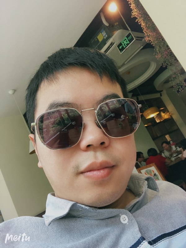 月台等路人的第一张照片--漳平相亲网