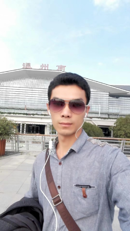 错把真心喂了狗的第三张照片--漳平相亲网